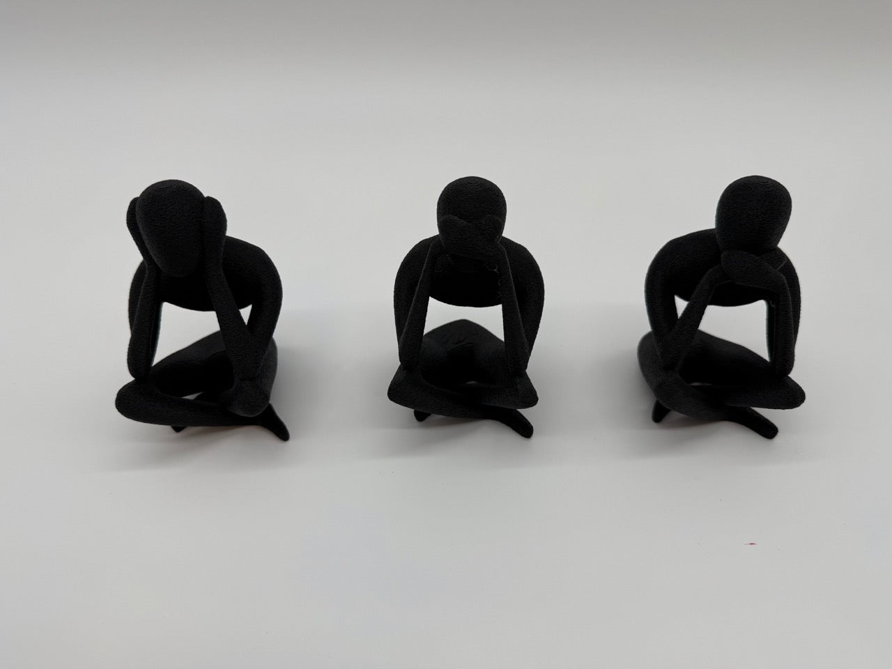 "Horen, Zien en Zwijgen" Beelden – Minimalistisch Design - Premium Quality