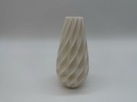 Weiße Vase mit gedrehtem Design – Eleganter 3D-Druck – Moderne minimalistische Innendekoration
